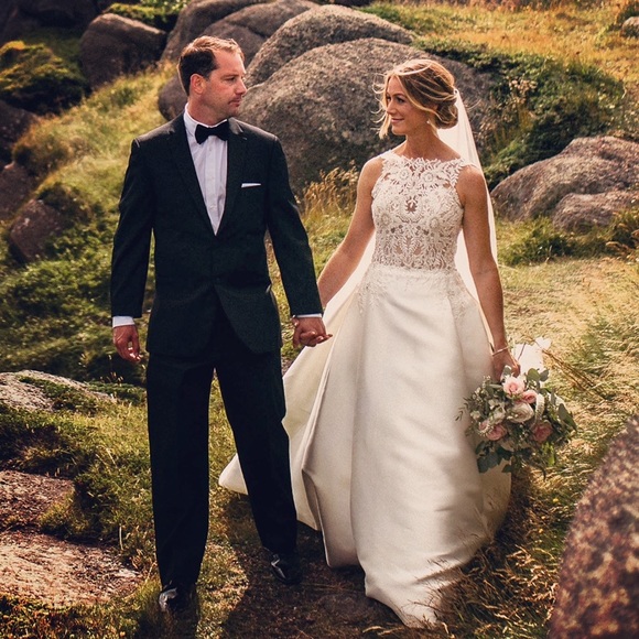 Meet your Posher, Stephanie - Picture 1 of 6